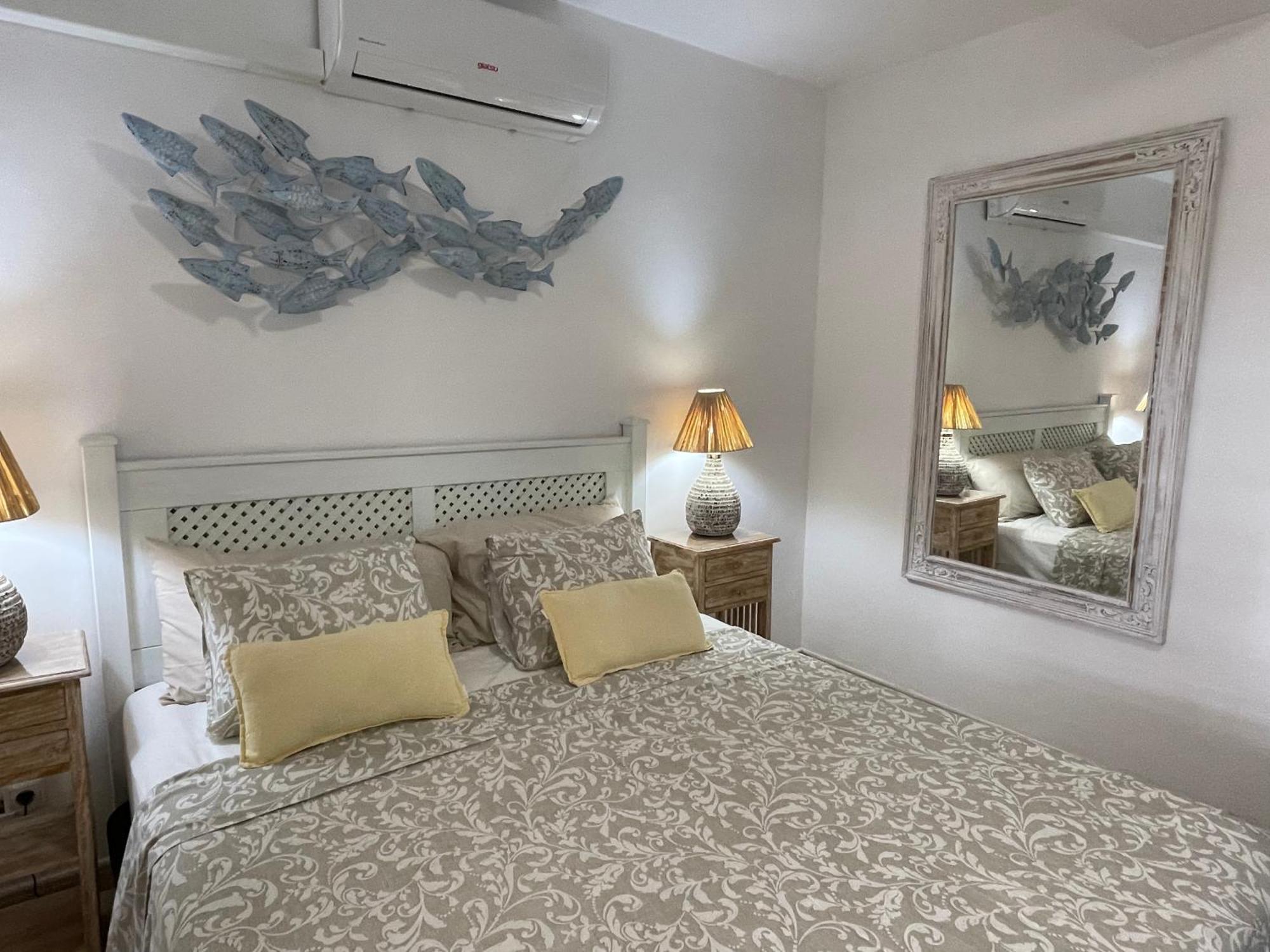 ארונה Port Royal Apartments, Heated Pool, Speed Wifi, Terrace מראה חיצוני תמונה